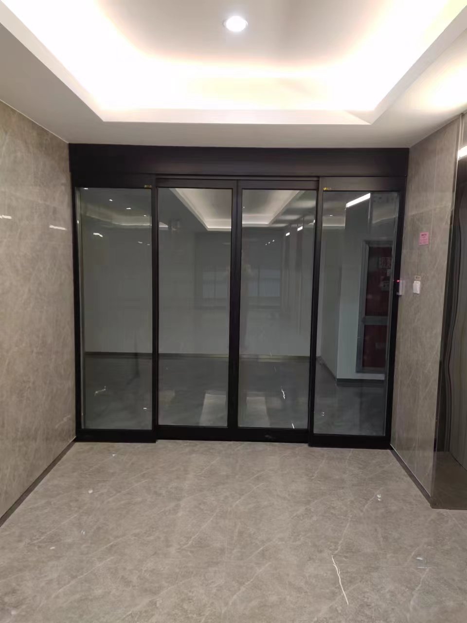 通州区玻璃伸缩门